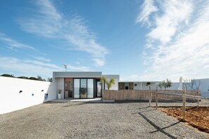 Exterior - Holiday Home 'Casa Adriana' with Private Pool, Wi-Fi and Air Conditioning (Conil de la frontera)