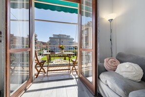 TV - Apartment 'Giaely' with Balcony and Air Conditioning (Borghetto Santo Spirito)