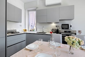 Fridge, microwave, oven, stovetop