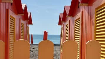 Una spiaggia nelle vicinanze