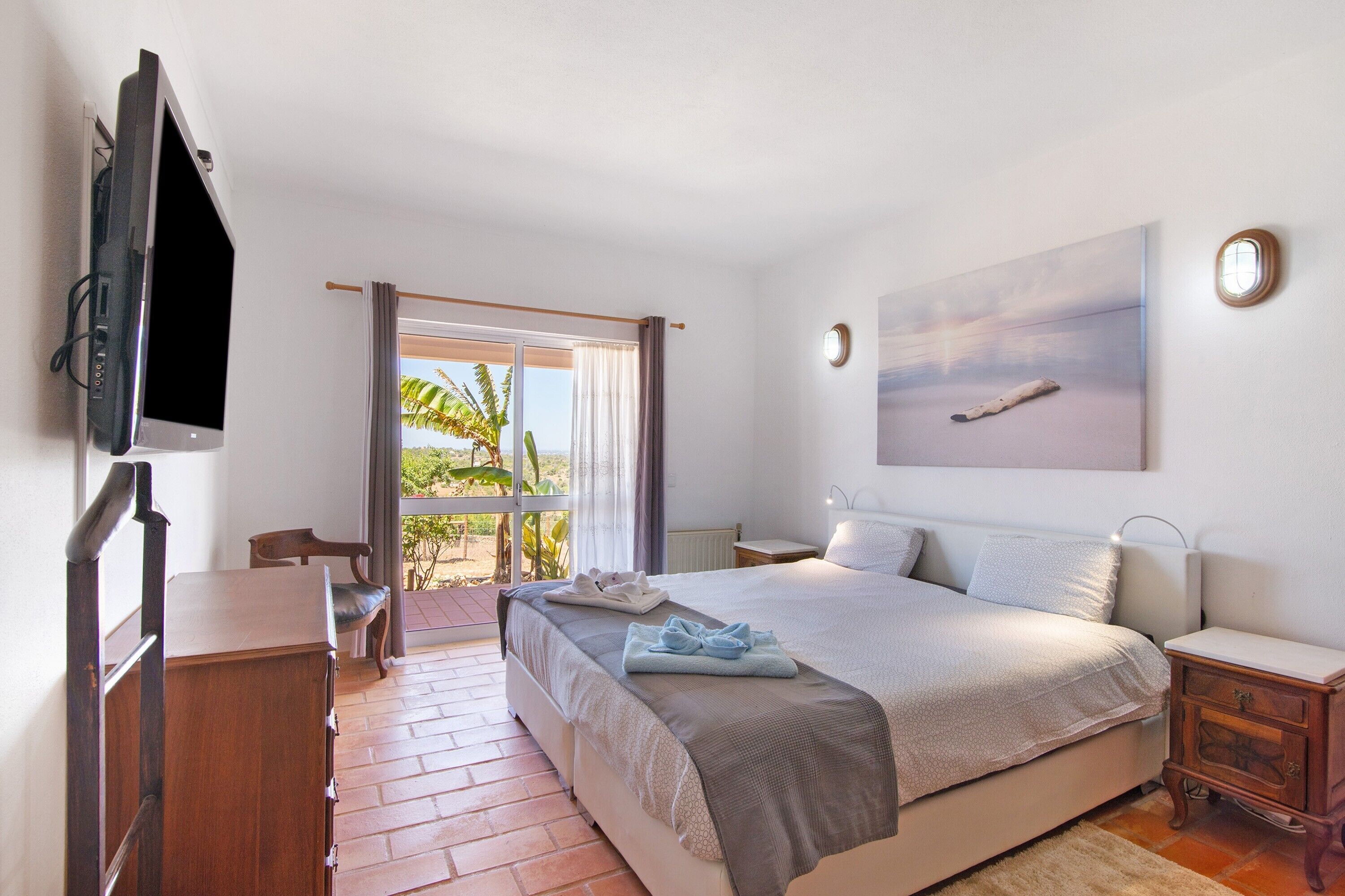 5 chambres, fer et planche à repasser, Wi-Fi gratuit, draps fournis