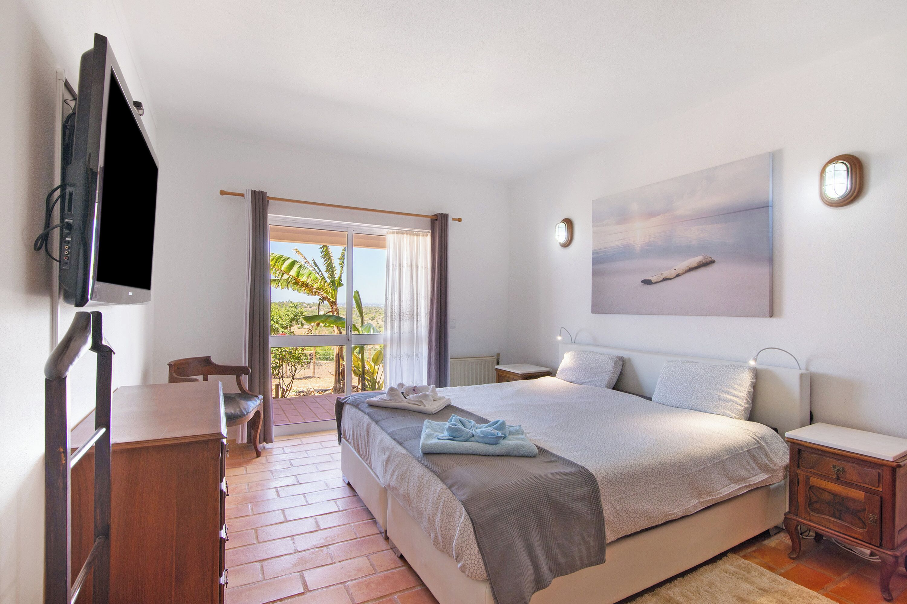 5 chambres, fer et planche à repasser, Wi-Fi gratuit, draps fournis