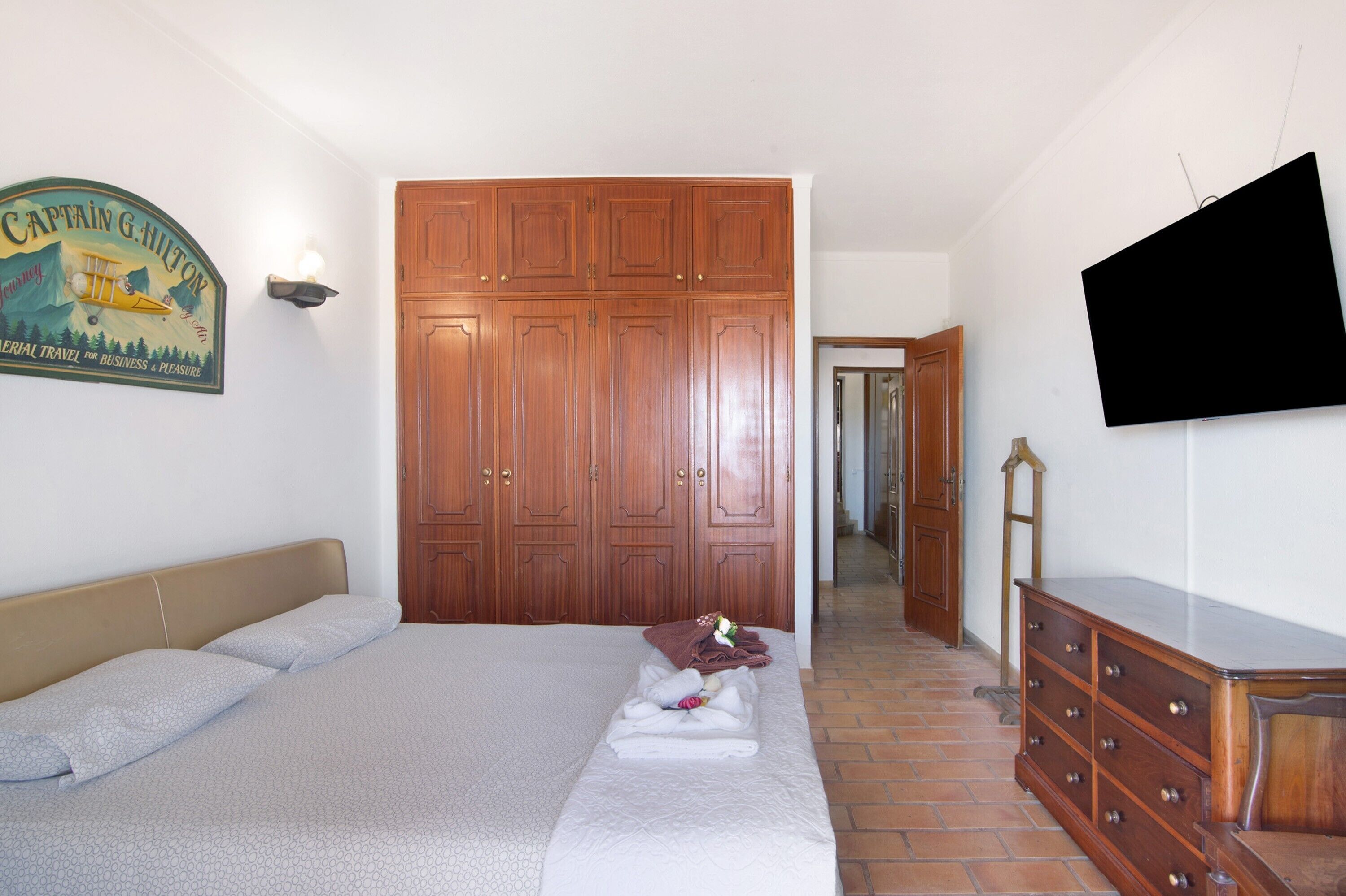 5 slaapkamers, een strijkplank/strijkijzer, gratis wifi, beddengoed