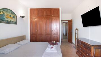 5 slaapkamers, een strijkplank/strijkijzer, gratis wifi, beddengoed