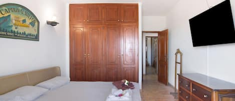 5 sovrum, strykjärn/strykbräda, gratis wi-fi och sängkläder