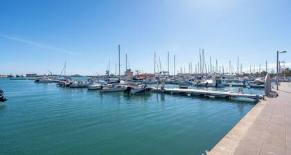 Apartamento 'Estela' con terraza privada, balcón, Wi-Fi y aire acondicionado