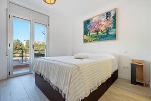 1 chambre, fer et planche à repasser, Wi-Fi gratuit, draps fournis