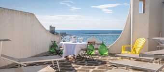 Holiday Home 'Villa Gaudì - Batllò' with Private Terrace, Wi-Fi and Air Conditioning