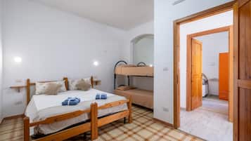 3 bedrooms, free WiFi, bed sheets