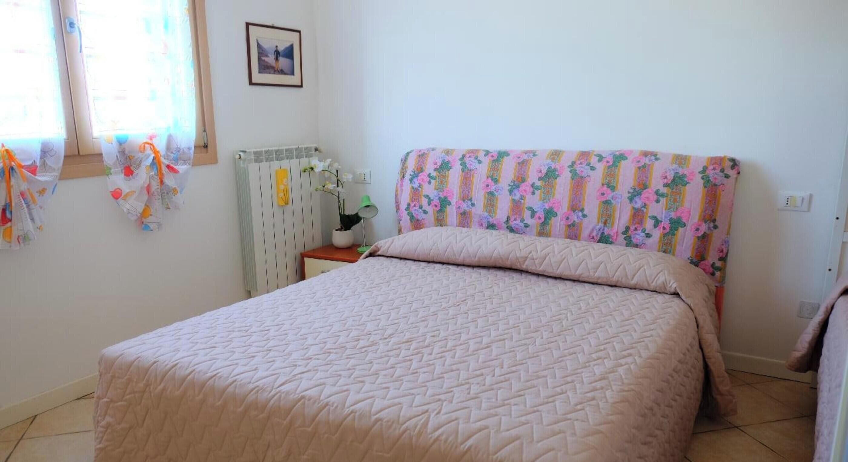 1 bedroom, iron/ironing board, bed sheets