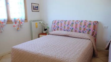 1 bedroom, iron/ironing board, bed sheets