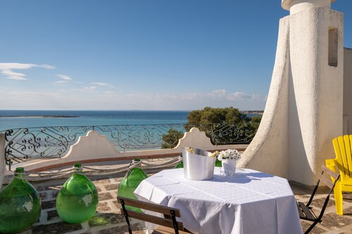 Holiday Home 'Villa Gaudì - Milà' with Private Terrace, Wi-Fi and Air Conditioning