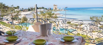 Holiday Home 'Villa Gaudì - Güell' with Sea View, Wi-Fi and Air Conditioning