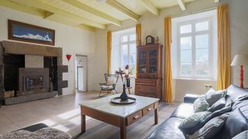 Chimenea y tenis de mesa