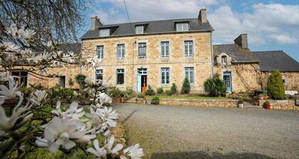 Ferienhaus 'Gite 1' mit Gemeinschaftspool, privater Terrasse und WLAN