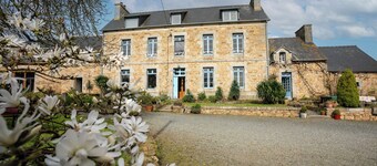 Holiday Home 'Gite 1' with Shared Pool, Private Terrace and Wi-Fi