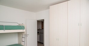 1 Schlafzimmer, Bügeleisen/Bügelbrett, Bettwäsche