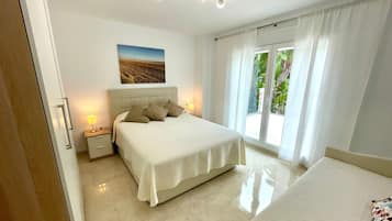 5 bedrooms, iron/ironing board, free WiFi, bed sheets