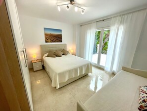 5 Schlafzimmer, Bügeleisen/Bügelbrett, kostenloses WLAN, Bettwäsche