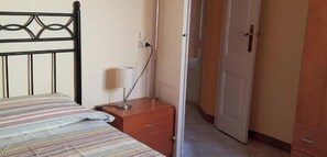 3 bedrooms, free WiFi, bed sheets