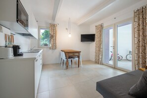 Interior - Apartment "Casa Mavi" with Shared Terrace, Wi-Fi & Air Conditioning (Corte Franca)