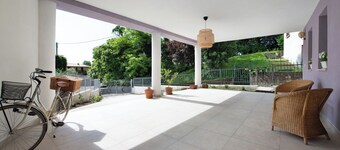 Apartment "Casa Mavi" with Shared Terrace, Wi-Fi & Air Conditioning