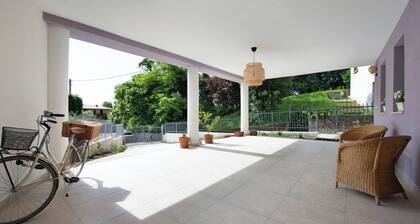 Apartment "Casa Mavi" with Shared Terrace, Wi-Fi & Air Conditioning
