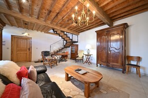 TV, lettore DVD, impianto stereo