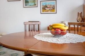 Dining - Apartment 'La Casa Dei Nonni' with Sea View and Balcony (Albenga)