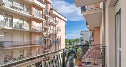 Apartment 'La Casa Dei Nonni' with Sea View and Balcony