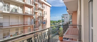 Apartment 'La Casa Dei Nonni' with Sea View and Balcony
