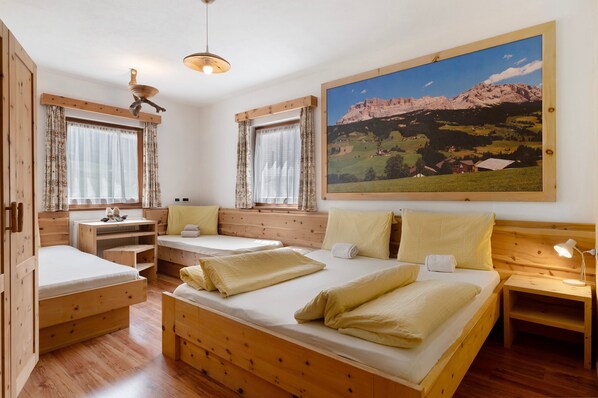 2 bedrooms, free WiFi, bed sheets