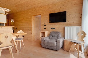 Living area - Apartment 'Paracia App Cir' with Sea View, Shared Garden and Wi-Fi (Badia)