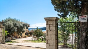 施設の敷地