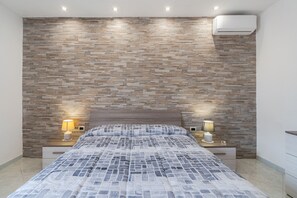 2 chambres, fer et planche à repasser, Wi-Fi gratuit, draps fournis