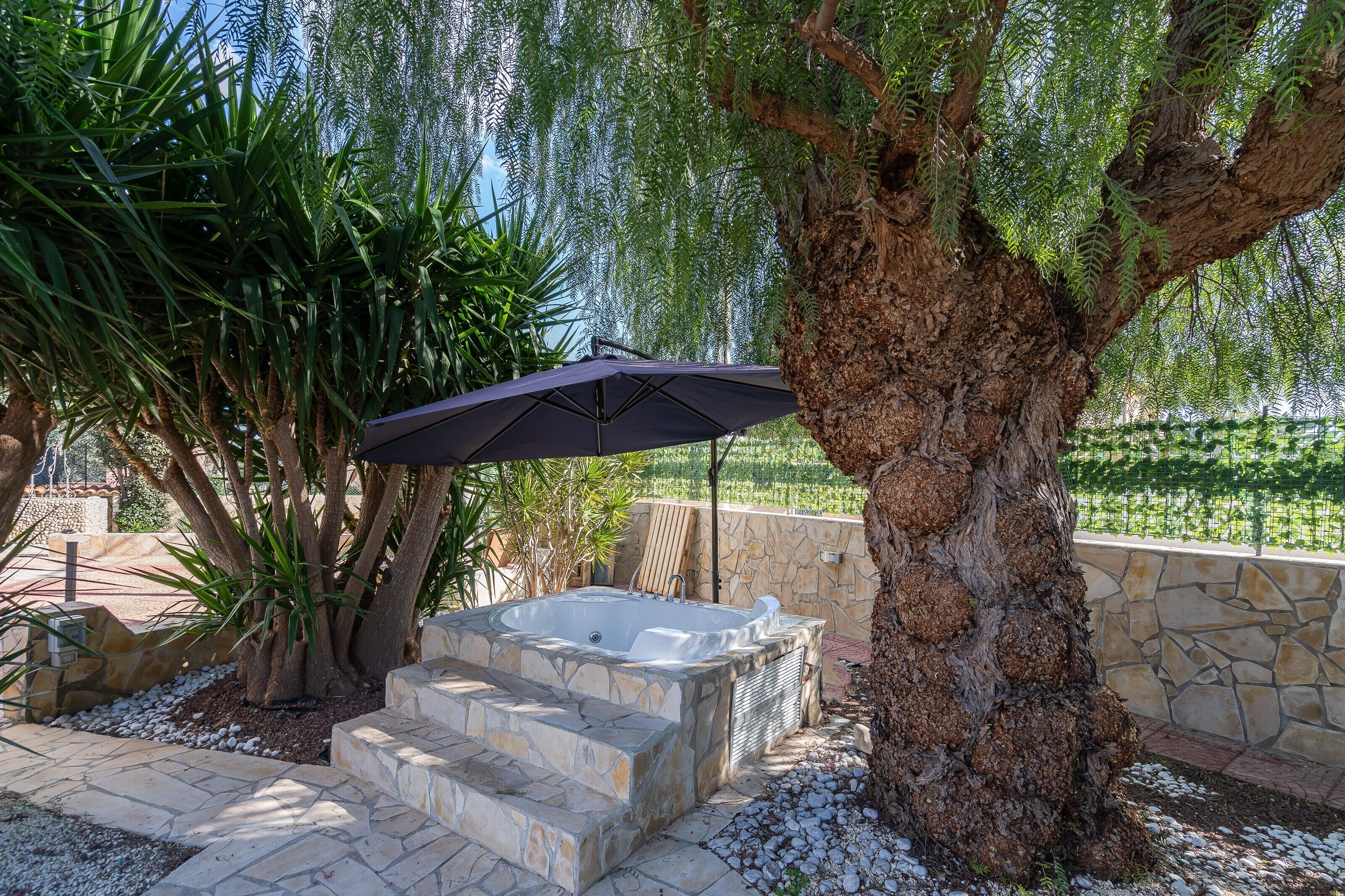 Bain à remous extérieur