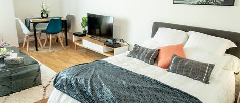 1 bedroom, free WiFi, bed sheets