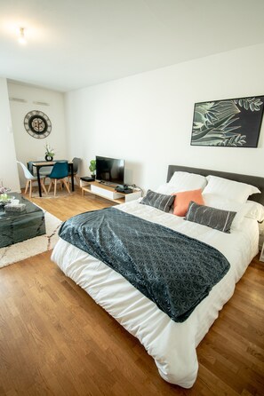 1 bedroom, free WiFi, bed sheets