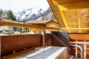 Property grounds - Apartment 'Gartnerhof Sonnenblume' with Mountain View, Shared Garden and Wi-Fi (Gossensaß)