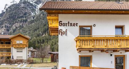 Appartement 'Gartnerhof GlĂŒcksklee' avec vue sur les montagnes, jardin partagĂ© et Wi-Fi