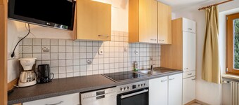 Apartment 'Gartnerhof Rose' with Mountain View, Shared Garden and Wi-Fi