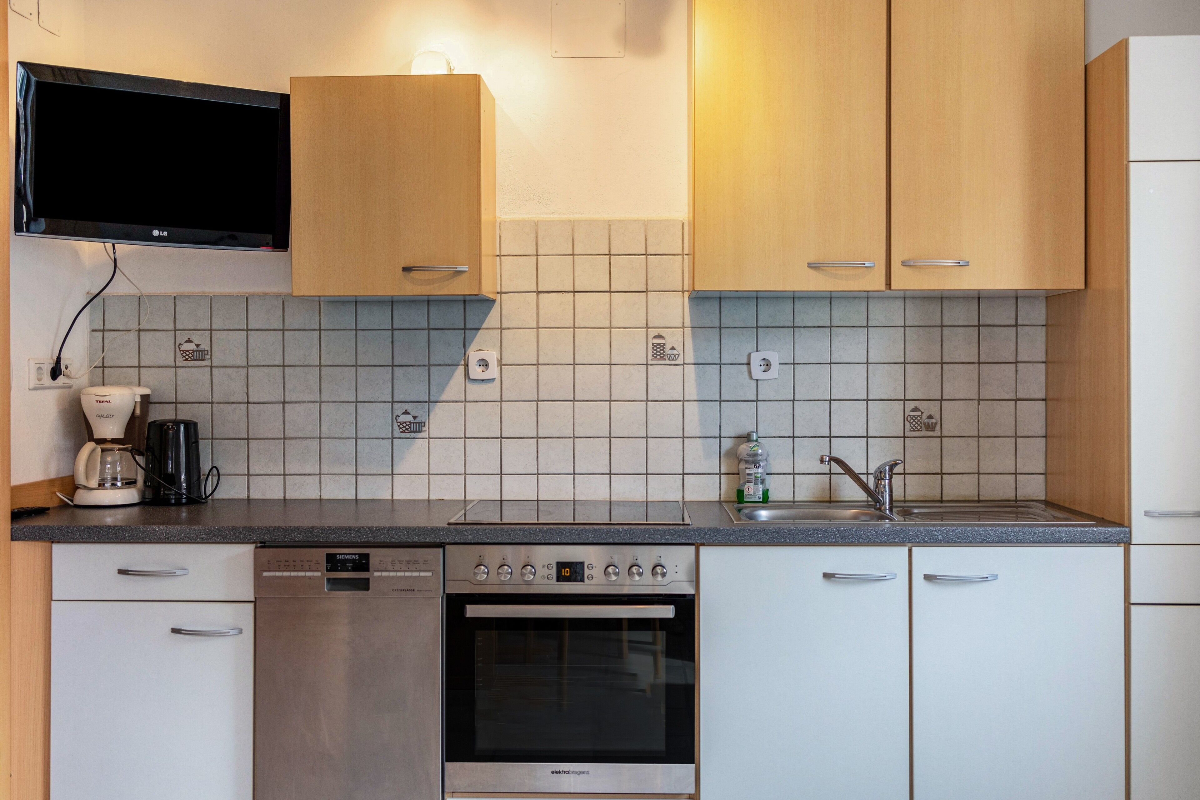 Réfrigérateur, four, plaque de cuisson, lave-vaisselle