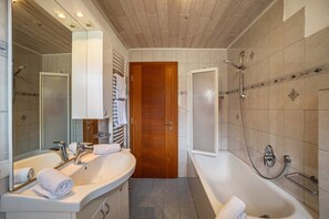 Douche, serviettes fournies