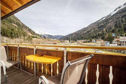 Appartement 'Gartnerhof Rose' avec vue sur les montagnes, jardin partagé et Wi-Fi