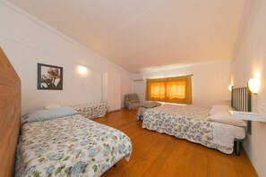 1 bedroom, free WiFi, bed sheets