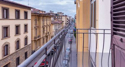 Apartment 'Giotto Palace' with Balcony, Wi-Fi and Air Conditioning