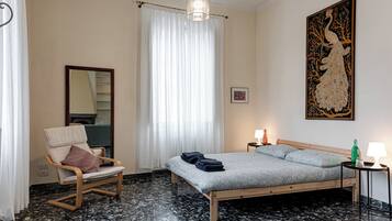 4 chambres, fer et planche à repasser, Wi-Fi gratuit, draps fournis