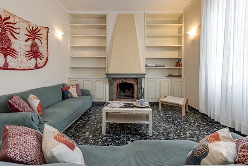 Apartment 'Giotto Palace' with Balcony, Wi-Fi and Air Conditioning