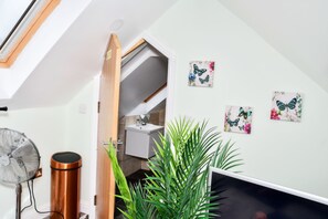 Loft Superior - utsikt mot parken | Vardagsrum | 27-tums platt-tv med digitalkanaler