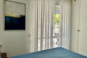 1 bedroom, WiFi, bed sheets - N276 - Numana, Spiaggiola beach front apartment (Numana)